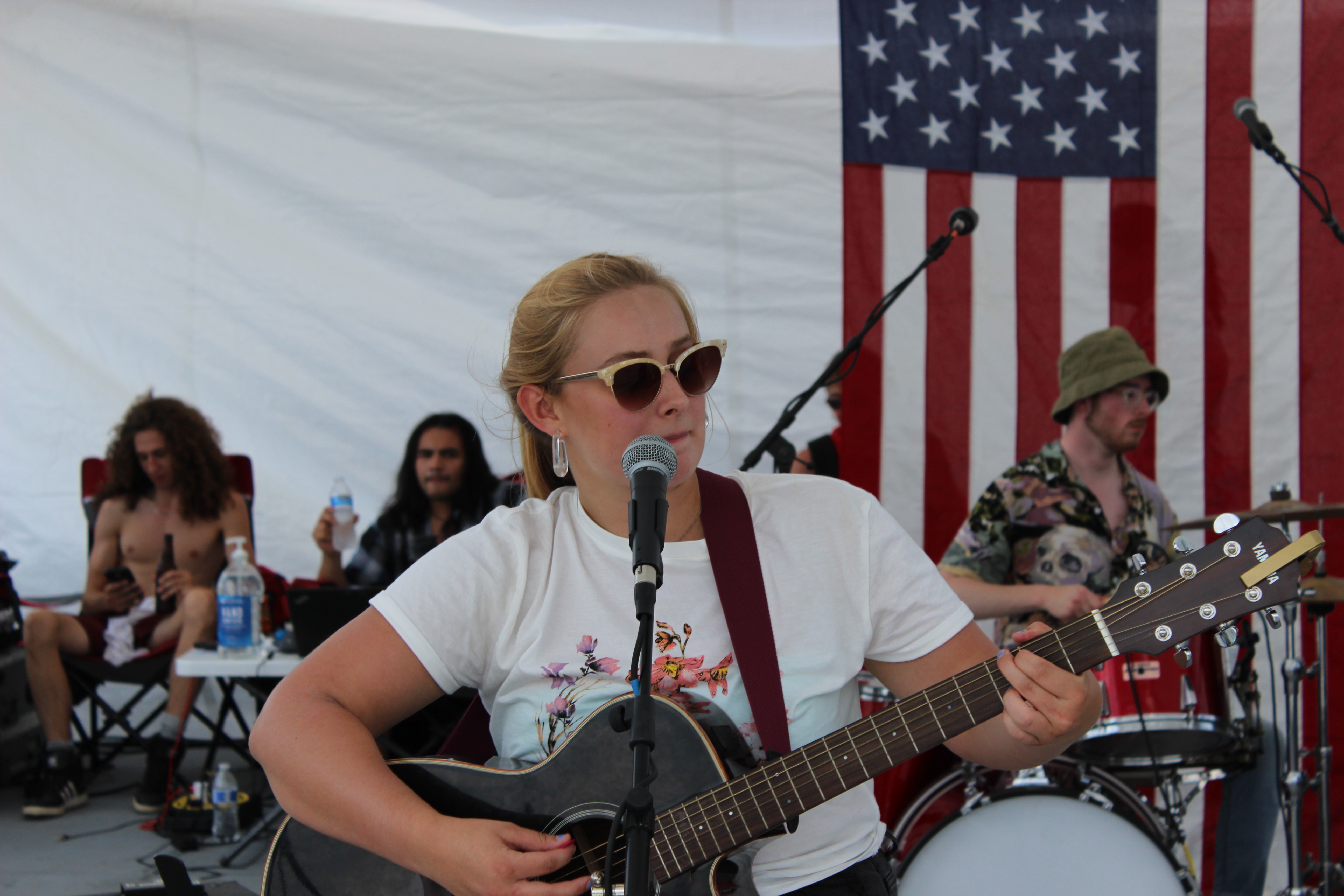 Aleena York performing